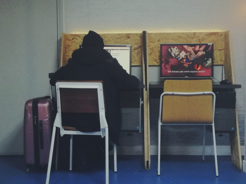 Une nuit dans un cybercafé – Nox